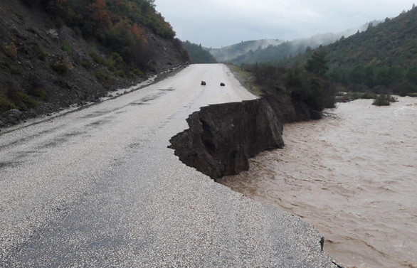 İzmir'de bir aylık yağmur 3 günde yağdı