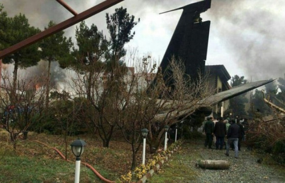 İran'da kargo uçağı düştü