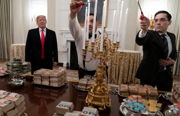 Trump, 300'den fazla hamburger sipariş etti