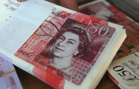 Sterlin, Brexit oylaması sonrası ekside