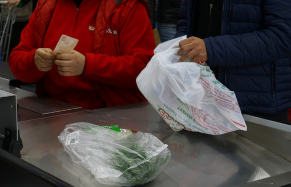 Paralı poşet 2 bin kişiyi işsiz bıraktı
