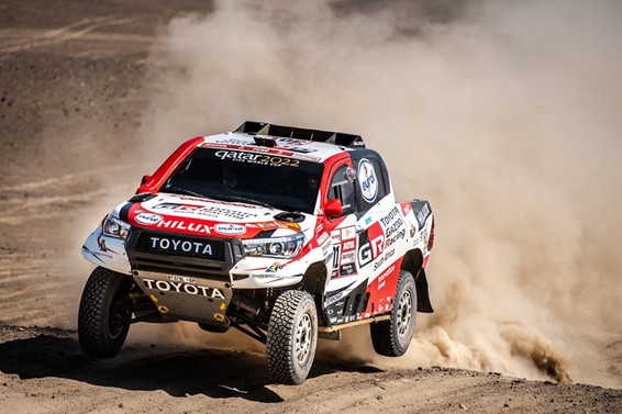 Toyota, Dakar Rallisi'nde tarihi bir zafere daha imza attı