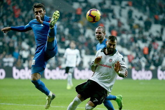 Beşiktaş evinde yine puan kaybetti