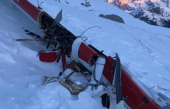 İtalya'da uçak ile helikopter çarpıştı