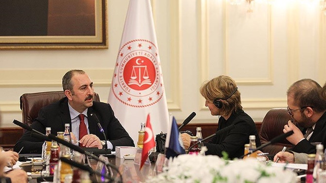 Bakan Gül, BM raportörü Callamard'la görüştü
