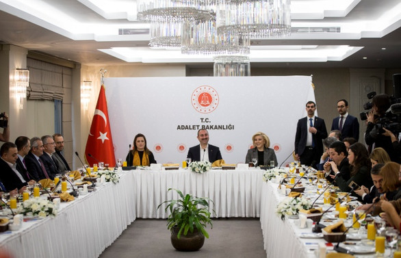 Gül: ABD'deki soruşturma farklı gelişmelere gebe
