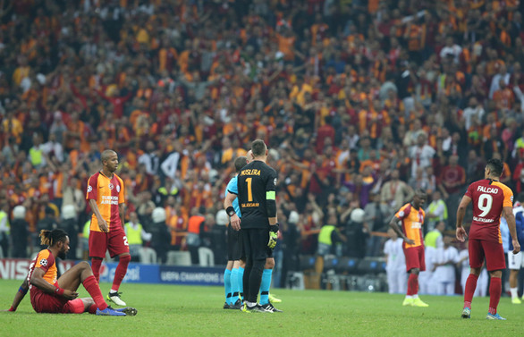 Galatasaray, kendi evinde Paris Saint-Germain'e kaybetti