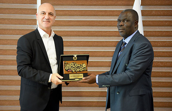 Uganda Heyeti, Antalya'da iş birliği fırsatlarını değerlendirdi