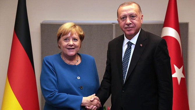 Erdoğan ile Merkel telefonla görüştü