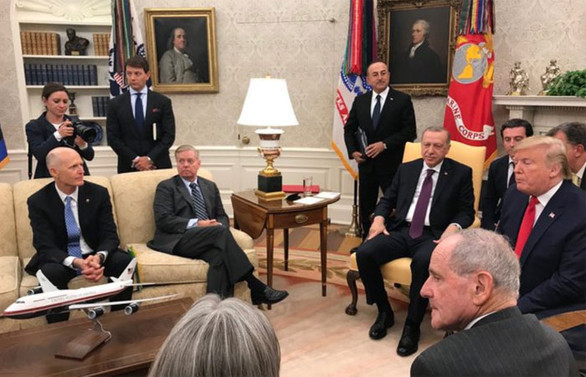 Oval Ofis'te senatörlerle toplantı