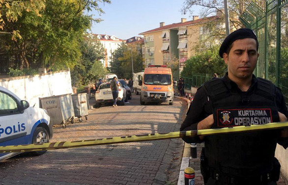 Bakırköy'de 3 kişi evde ölü bulundu: Siyanür tespit edildi