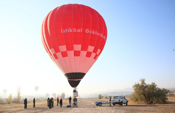 Bakan Varank ilk yerli balon ile uçtu
