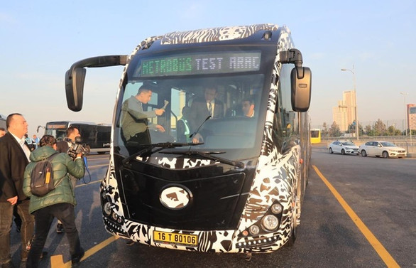İmamoğlu yeni nesil yerli metrobüsleri test etti