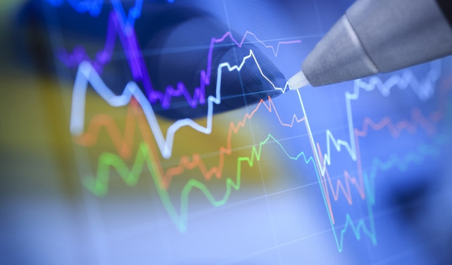 Hizmet arttı, inşaat ve perakende geriledi