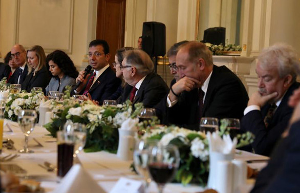 İmamoğlu, 10 ülkenin ticaret odası başkanlarıyla bir araya geldi
