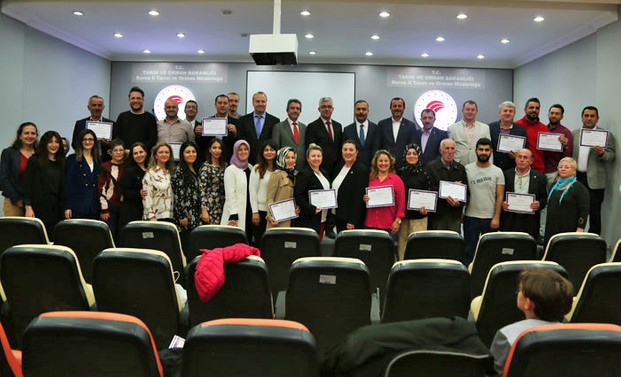 Çiftçi, ürettiğini pazarlamak için harekete geçti