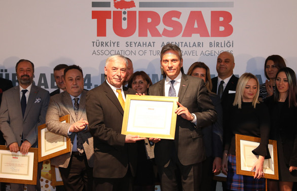 TÜRSAB'ın yeni yönetimi mazbatasını aldı