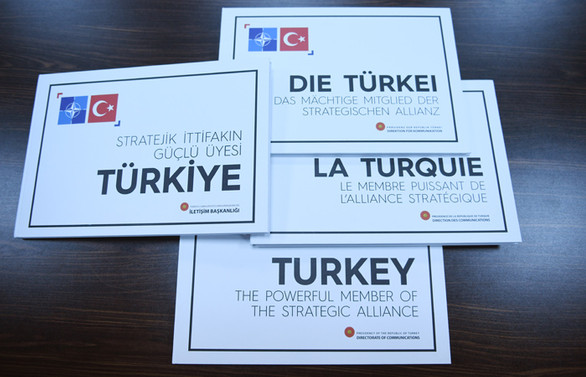 Cumhurbaşkanı Erdoğan'dan liderlere 'Stratejik İttifakın Güçlü Üyesi Türkiye' kitabı