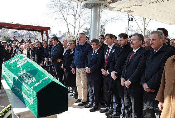 Dr. Mehmet Öz'ün babası son yolculuğuna uğurlandı