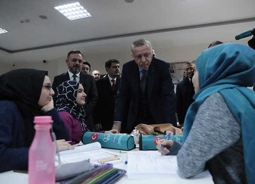 Erdoğan: Ankara'yı bizim metrobüsle tanıştırmamız lazım
