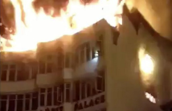 Hindistan'da otel yangını: 17 ölü