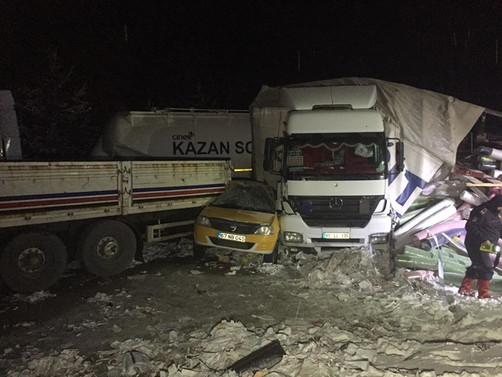 D-750 kara yolunda zincirleme kaza