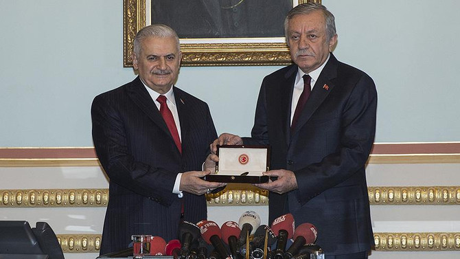 Meclis'te devir teslim