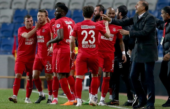 Ümraniyespor kupada ilk yarı finalist