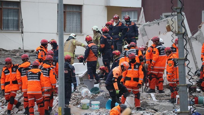Kartal'da çöken binada can kaybı 11'e yükseldi