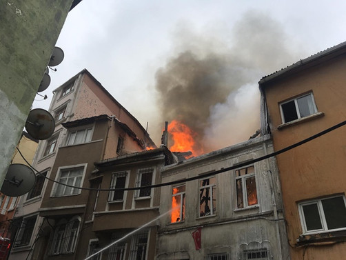 Beyoğlu'nda yangın