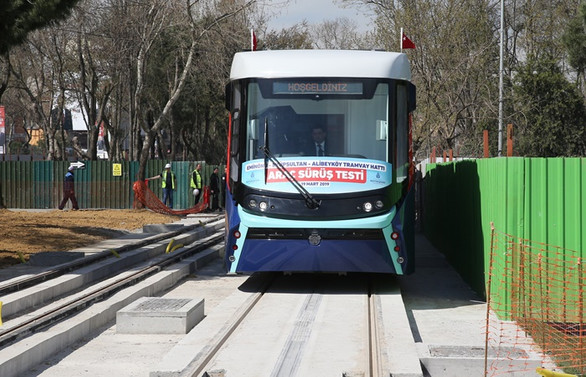 Katenersiz tramvay hattı test ediliyor
