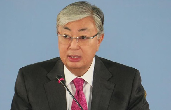 Kazakistan Tokayev'e emanet