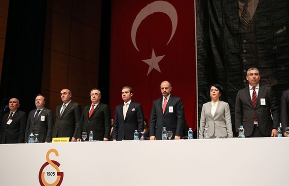 Galatasaray yönetimi idari yönden ibra edilmedi