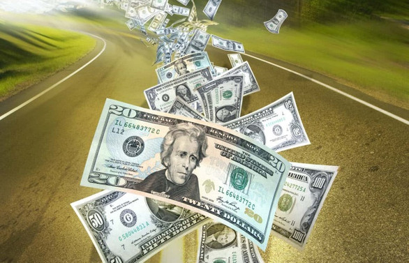 Dolar 5.60'ın üzerine çıktı
