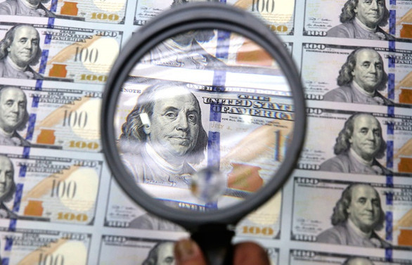Dolar 5.40'ın altında tutunuyor, gözler TCMB'de