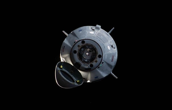 SpaceX'in mekiği Dünya'ya döndü