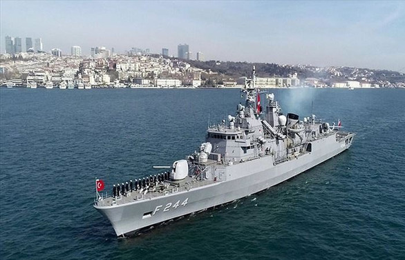 Türk donanması tarihi geleneği yaşatıyor