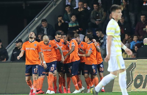 Medipol Başakşehir Fenerbahçe'yi mağlup etti