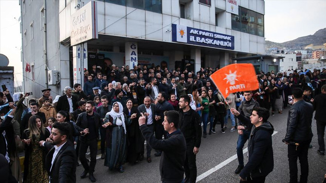 Kayyum atanan belediyelerde AK Parti farkı
