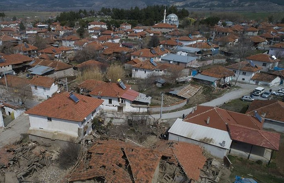 Denizli Acıpayam'daki okullara deprem tatili
