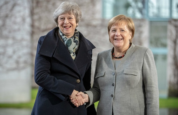 Merkel: Brexit'te uzun bir erteleme olabilir