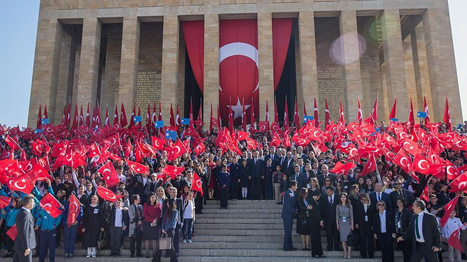 23 Nisan törenlerle kutlanıyor