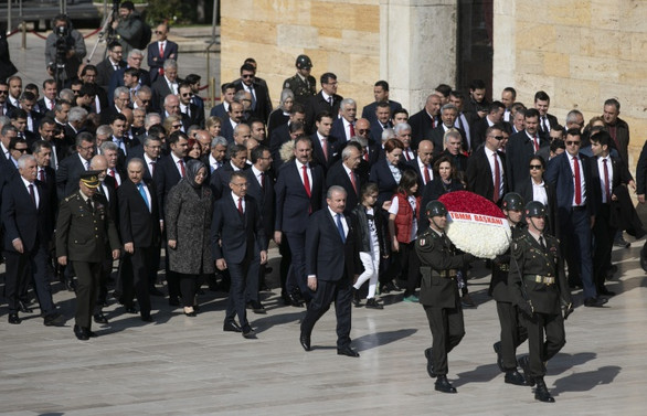 Devlet erkanı Anıtkabir'de
