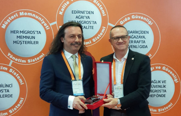 Migros’tan Beypiliç’e Altın Üretici plaketi
