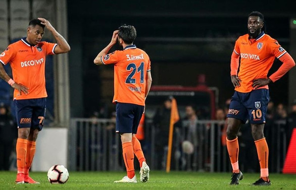 Başakşehir zirve yolunda Göztepe'ye takıldı