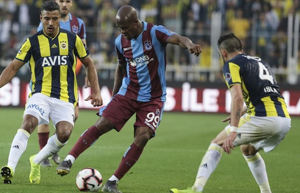 Fenerbahçe 1 puanı son saniyede kurtardı