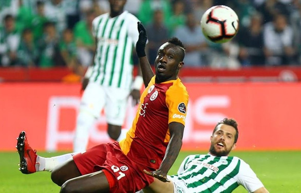 Galatasaray liderlik fırsatını tepti