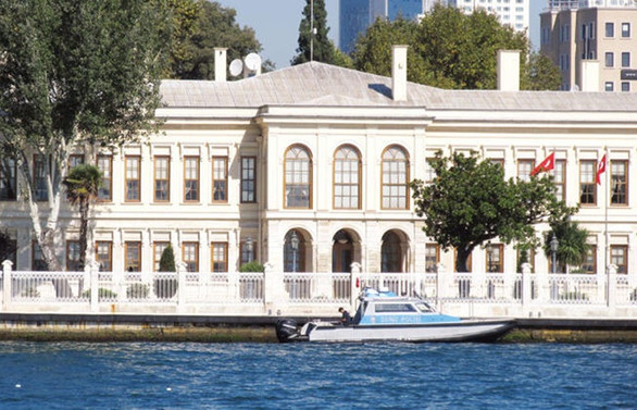 Dolmabahçe'de seçim toplantısı