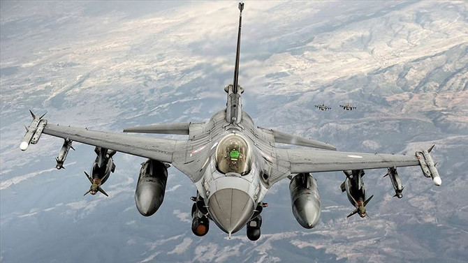 Irak'ın kuzeyine hava harekatı