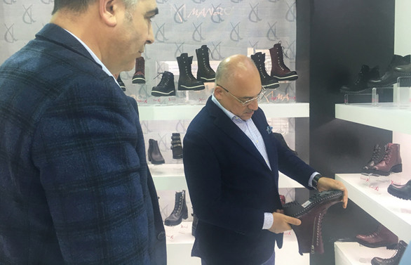 Ayakkabıcılar 1 milyar dolar barajını aşıyor